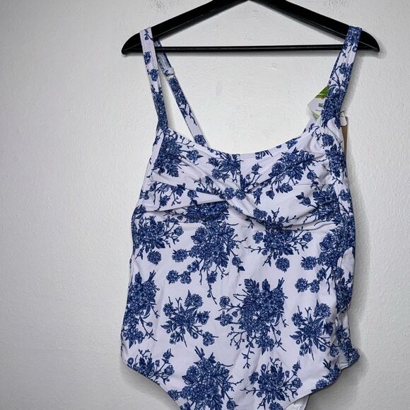 BERLOOK Floral Plus Size One-Piece Swimsuit Size 20 - Picture 8 of 13